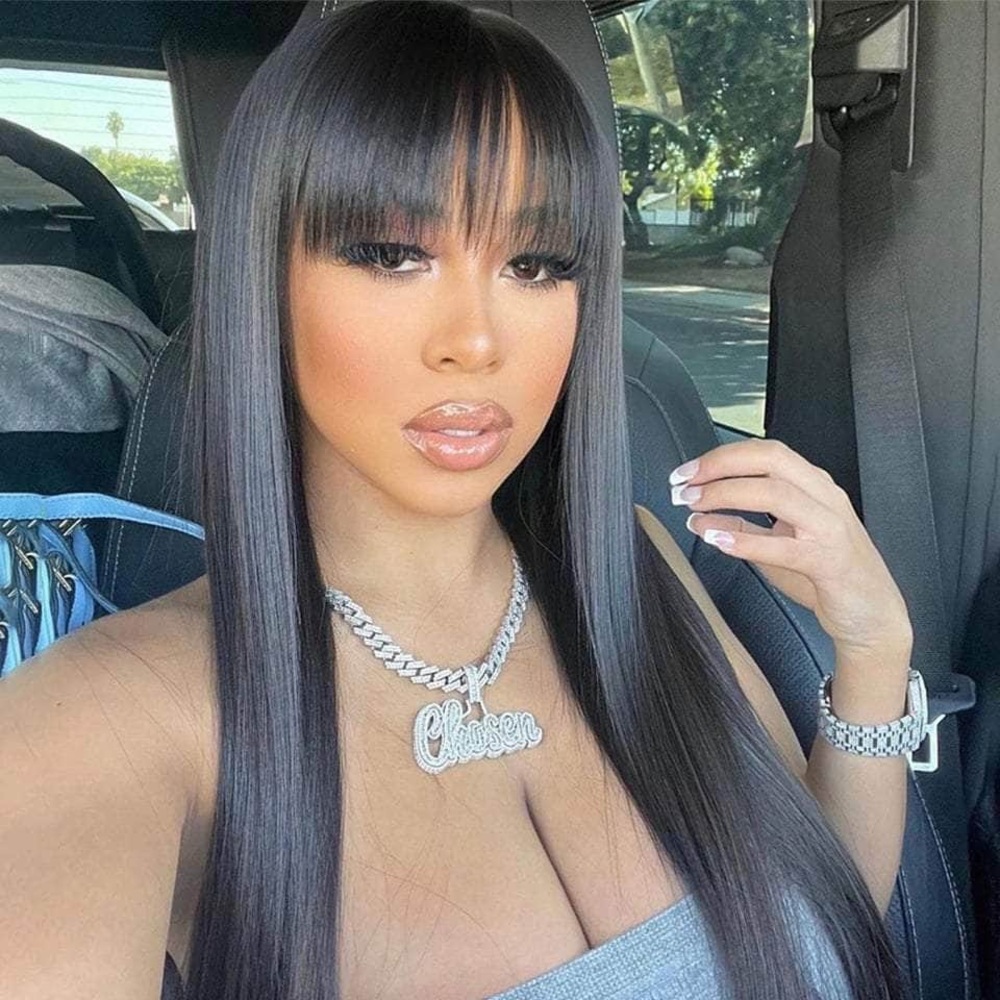 Natural black wig w/ Bangs 😍
